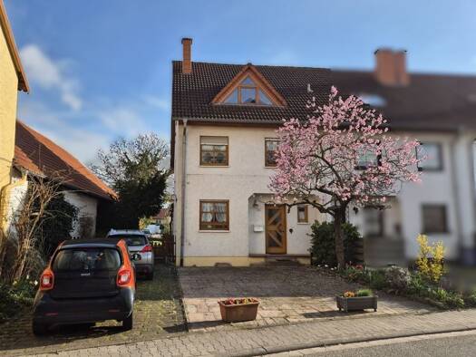 Reihenendhaus zum Kauf 475.000 € 5 Zimmer 138 m² 420 m² Grundstück frei ab sofort Laumersheimer Str. 23 Dirmstein 67246