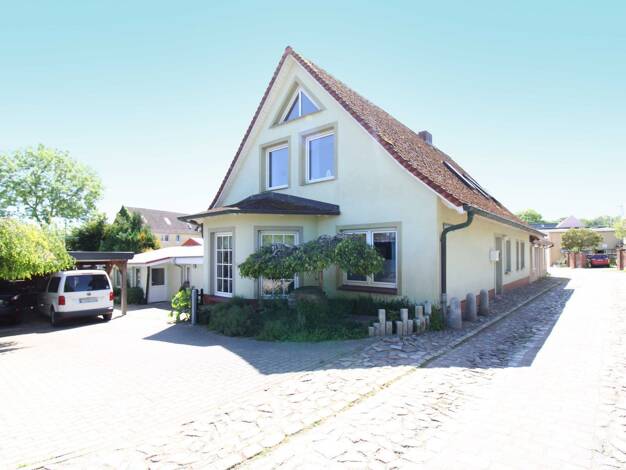 Einfamilienhaus zum Kauf 349.000 € 5 Zimmer 204,3 m² 1.336,2 m² Grundstück Garz Garz/Rügen 18574