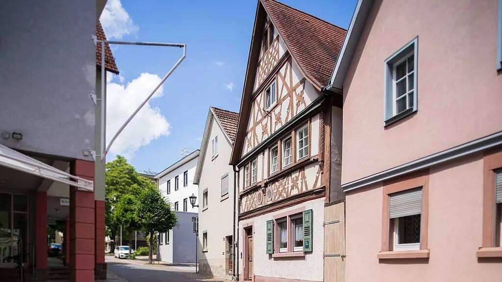 Haus zum Kauf 270.000 € 6 Zimmer 128,7 m² 263 m² Grundstück Tauberbischofsheim 97941