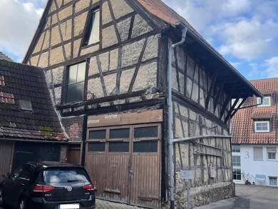 Mehrfamilienhaus zum Kauf 317.000 € 10 Zimmer 230 m² 296 m² Grundstück Ludwigsburg 71634