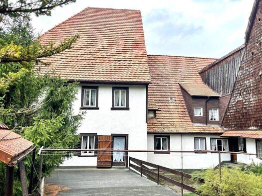 Mehrfamilienhaus zum Kauf 250.000 € 20 Zimmer 1.190 m² 1.953 m² Grundstück Bachheim Löffingen 79843