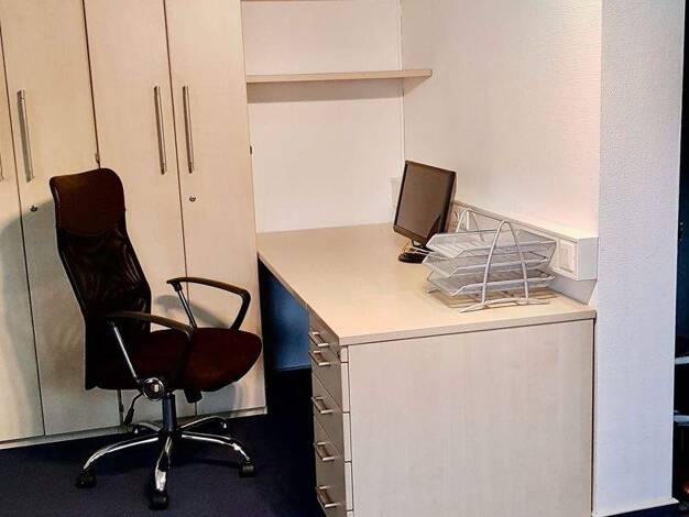 Bürofläche zur Miete provisionsfrei 220 € 4 m² Bürofläche St.-Rochus-Straße 25 Versbach Würzburg 97078