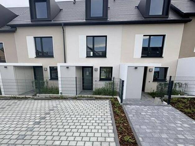 Reihenmittelhaus zur Miete - Erstbezug 2.300 € 5 Zimmer 145 m² 115 m² Grundstück Lilienstraße Stein Stein 90547