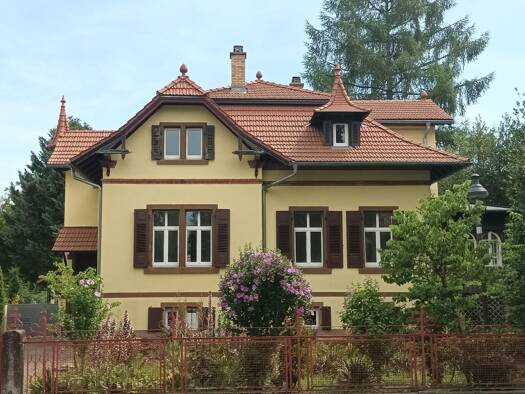 Einfamilienhaus zur Miete 1.800 € 8,5 Zimmer 184 m² 1.200 m² Grundstück frei ab sofort Achern Achern 77855