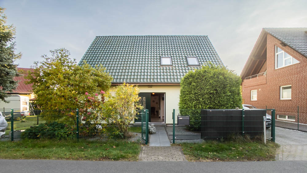 Einfamilienhaus zum Kauf 695.000 € 6 Zimmer 160 m²<br/>Wohnfläche 629 m²<br/>Grundstück 01.04.2025<br/>Verfügbarkeit Hennigsdorf 16761