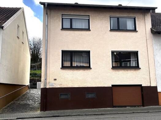 Einfamilienhaus zum Kauf 239.000 € 6 Zimmer 140 m² 647 m² Grundstück St. Ingbert 66386