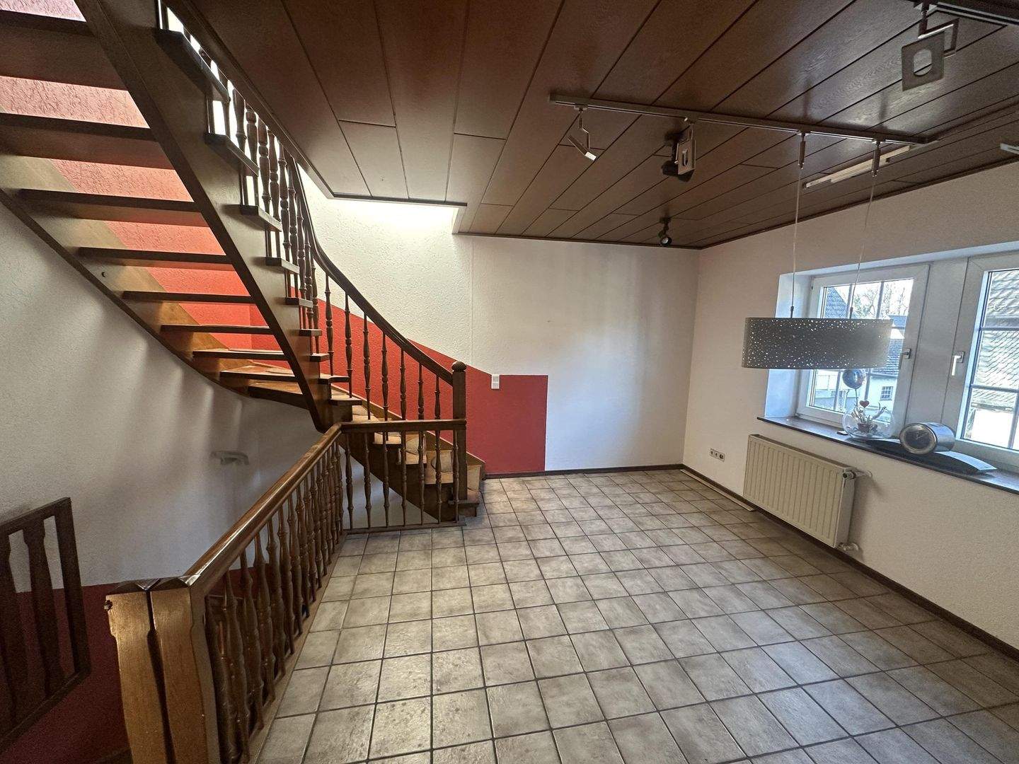 Immobilie in Brilon - Teilvermietetes Zweifamilienhaus nach umfangreicher Sanierung in Brilon - Bild 2