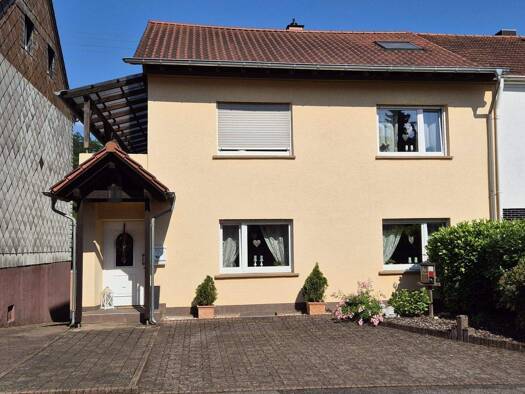 Einfamilienhaus zum Kauf 260.000 € 6 Zimmer 160 m² 810 m² Grundstück Piesbach Nalbach 66809