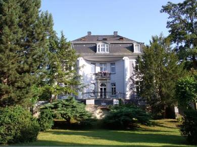 Wohnung zur Miete 710 € 3 Zimmer 104 m² Geschoss 3/3 Dr.-Wilhelm-Külz-Straße 27 Pößneck,Stadt Pößneck 07381