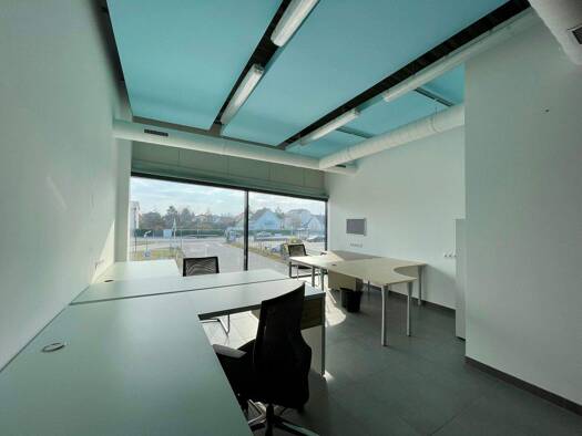 Büro zur Miete 3.671 € 266 m² Bürofläche Zwölfaxing 2322