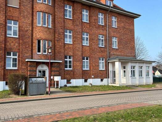 Wohnung zur Miete 680 € 3 Zimmer 85 m² frei ab sofort Am Exerzierplatz 10 Parchim 19370