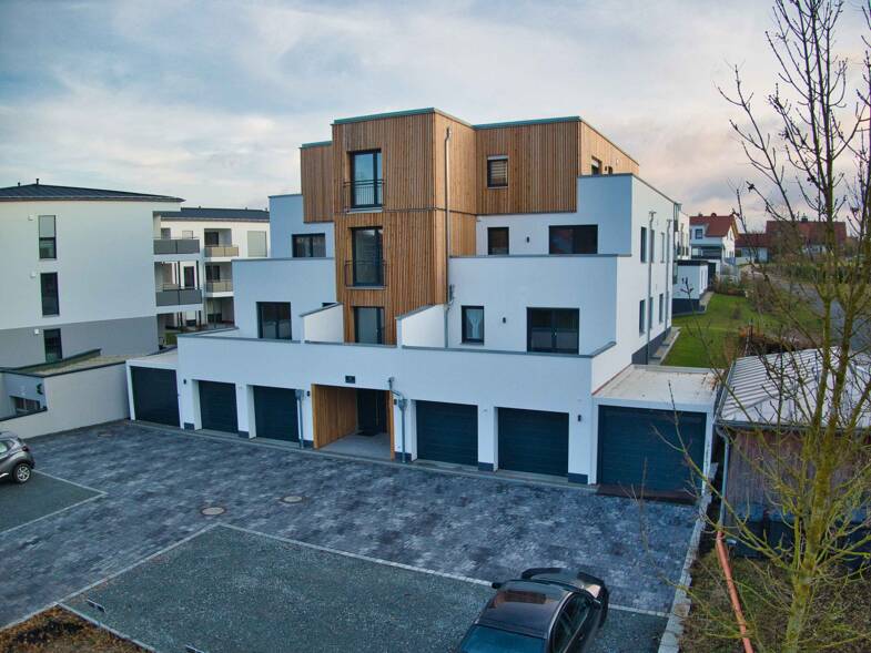Wohnung zur Miete 750 € 2 Zimmer 81,3 m² Dachgeschoss, 2. Geschoss frei ab 01.08.2025 Dr.-Karl-Kötzner-Str. 1a Leiblfing Leiblfing 94339