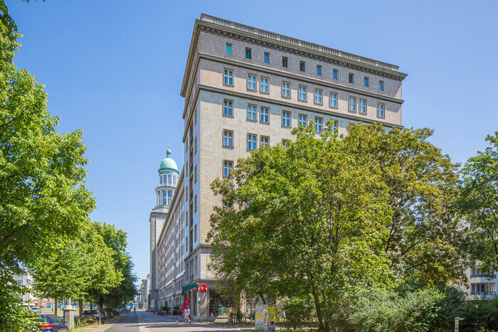 Laden zur Miete provisionsfrei 2.720 € 2 Zimmer 143,1 m²<br/>Verkaufsfläche Karl-Marx-Allee 132 Friedrichshain Berlin 10243