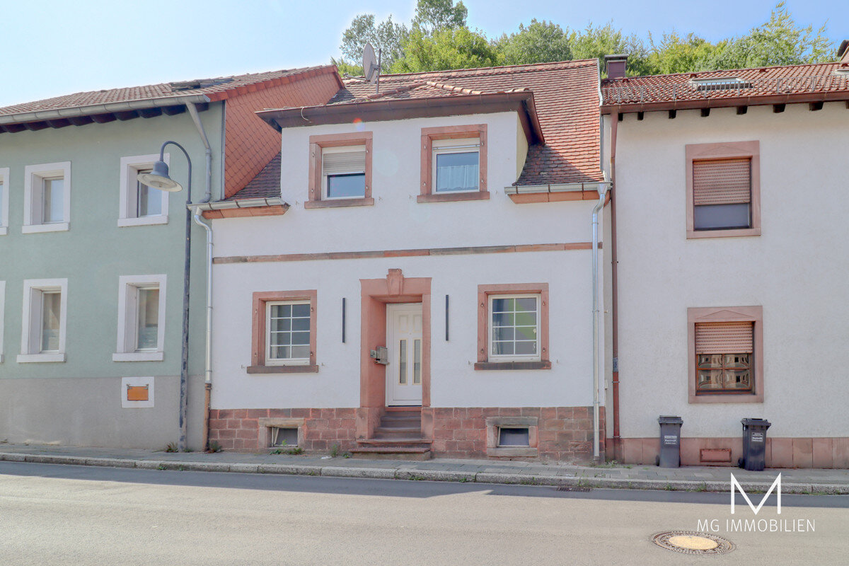 Einfamilienhaus zum Kauf 199.000 € 5 Zimmer 119 m²<br/>Wohnfläche 160 m²<br/>Grundstück Landstuhl Landstuhl 66849