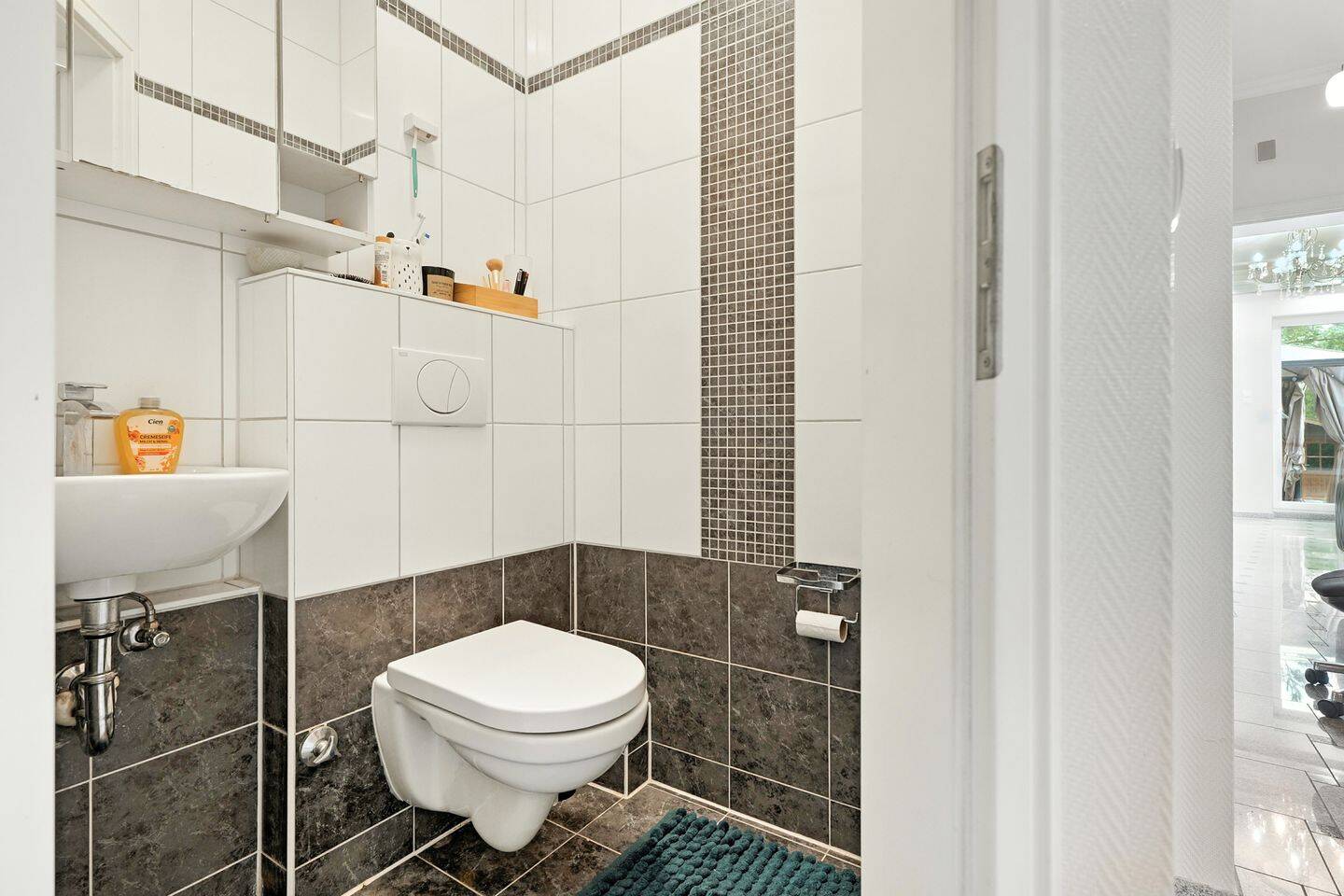 Property thumbnail 6