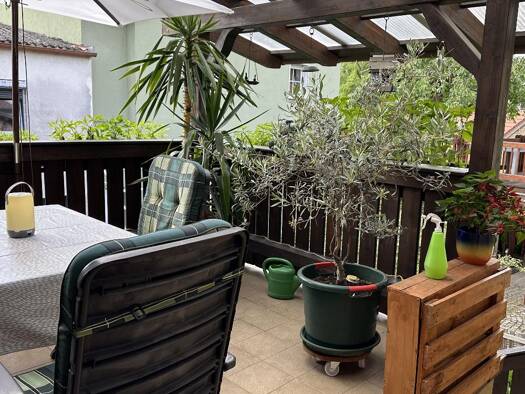 Haus zum Kauf 375.000 € 6 Zimmer 100 m² 250 m² Grundstück frei ab 01.05.2026 Höchberg 97204