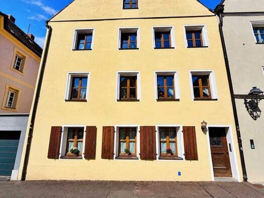 Mehrfamilienhaus zum Kauf als Kapitalanlage geeignet 14 Zimmer 335 m² 179 m² Grundstück Amberg Amberg 92224