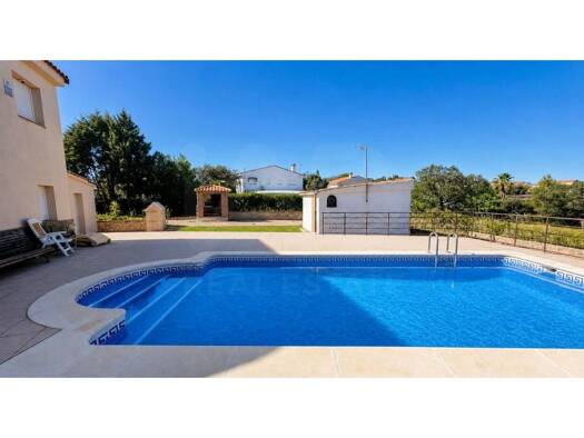 Chalet zum Kauf 210.000 € 5 Zimmer 220 m² 1.600 m² Grundstück Cardiel de los Montes 45642