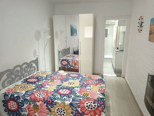 Studio zur Miete 430 € 1 Zimmer 39 m² frei ab sofort Meyfartstraße 22 Altstadt Erfurt 99084