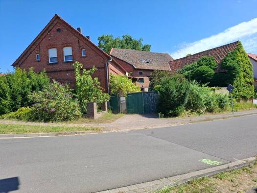 Bauernhaus zum Kauf 59.000 € 7 Zimmer 160 m² 577 m² Grundstück Altenhäuser Straße (Ivenrode) 18 Ivenrode Altenhausen 39343