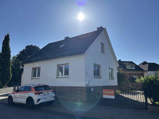 Einfamilienhaus zum Kauf 299.000 € 5 Zimmer 118,3 m² 369 m² Grundstück Büdesheim Schöneck-Büdesheim 61137