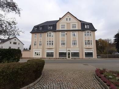 Wohnung zur Miete 643 € 3 Zimmer 97,5 m² frei ab sofort Leipziger Straße 10 Hartmannsdorf 09232