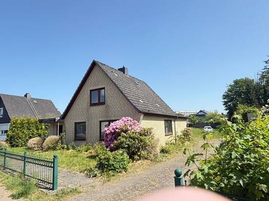 Einfamilienhaus zum Kauf 249.000 € 4 Zimmer 120 m² 638 m² Grundstück Kaltenkirchen 24568