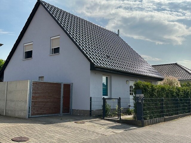 Einfamilienhaus zum Kauf 280.000 € 5 Zimmer 118 m²<br/>Wohnfläche 500 m²<br/>Grundstück Stendal Stendal 39576