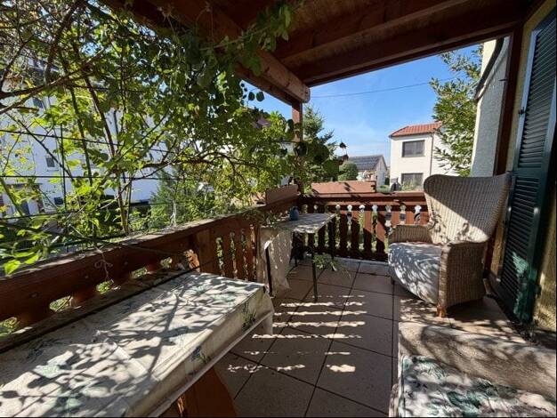 Mehrfamilienhaus zum Kauf 399.000 € 4 Zimmer 128 m² 289 m² Grundstück frei ab sofort Schwaikheim 71409