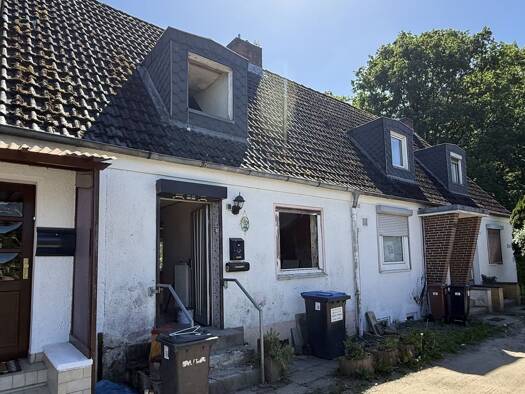 Reihenmittelhaus zum Kauf provisionsfrei 83.000 € 3 Zimmer 52,5 m² 318 m² Grundstück Kücknitz Kücknitz 23569