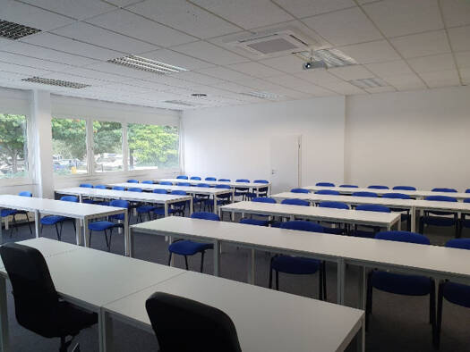 Bürofläche zur Miete provisionsfrei 390 € 153 m² Bürofläche Hofer Straße Sallern-Gallingkofen Regensburg 93057