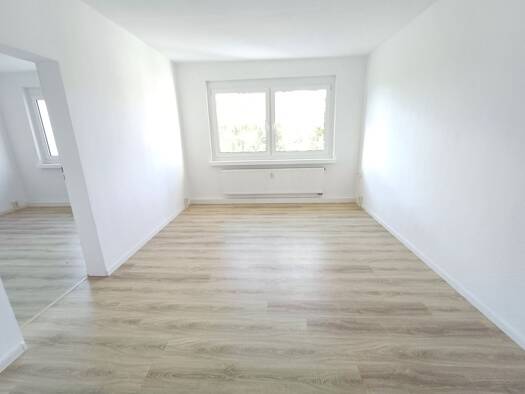 Wohnung zur Miete 263 € 2 Zimmer 47 m² EG frei ab sofort Magdeborner Straße 8 Borna 04552