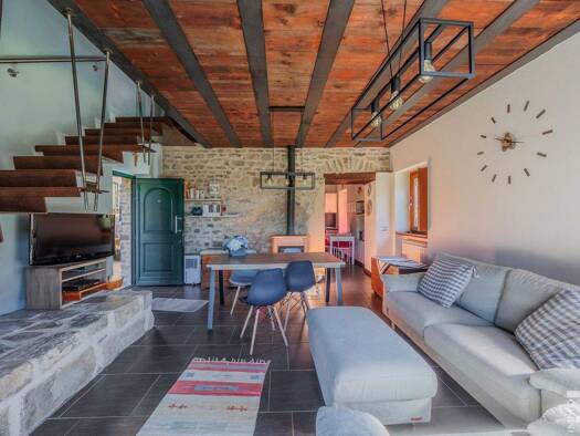 Haus zum Kauf 240.000 € 2 Zimmer 120 m² 600 m² Grundstück frei ab sofort Zeri