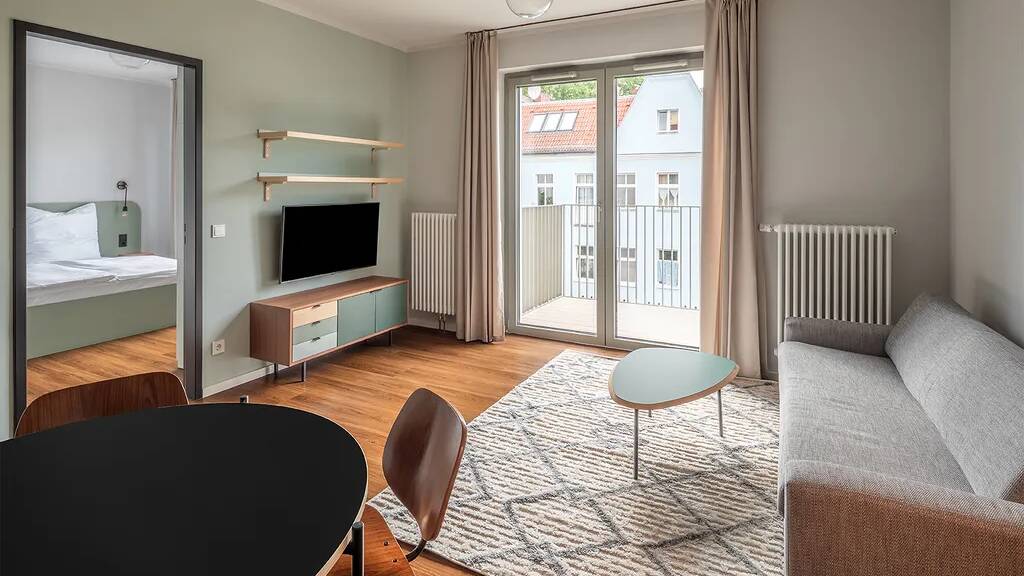 Studio zur Miete 1.440 € 2 Zimmer 42 m² frei ab sofort Braunschweiger Straße Neukölln Berlin 12055