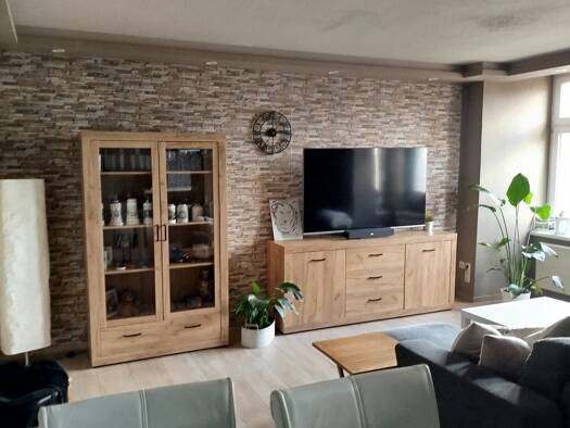 Wohnung zur Miete 495 € 2,5 Zimmer 71 m² Geschoss 1/4 frei ab 01.03.2026 Aue 08280