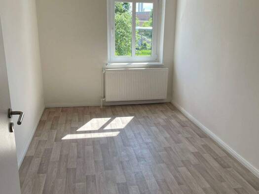 Wohnung zur Miete 440 € 3 Zimmer 55 m² 3 Geschosse frei ab sofort Eduardstraße 36 Innenstadt Dessau-Roßlau 06844