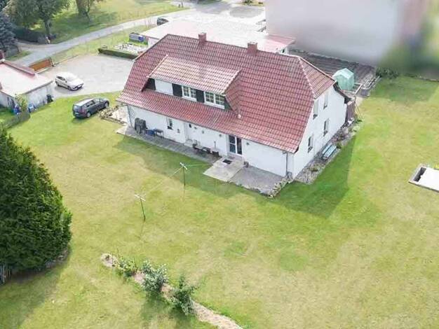 Sonstiges zum Kauf als Kapitalanlage geeignet 3 Zimmer 135 m² 4.309 m² Grundstück Grischow Ivenack 17153