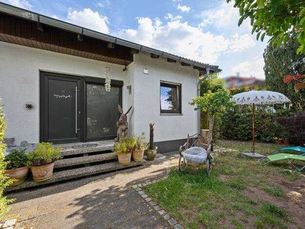 Bungalow zum Kauf 890.000 € 4 Zimmer 133,1 m² 738 m² Grundstück Weiher Uttenreuth 91080