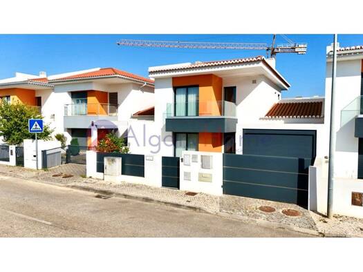 Haus zum Kauf 730.000 € 122 m² 290 m² Grundstück Portimão 8500