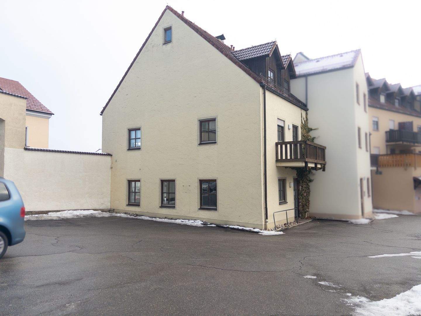 Immobilie in Simbach - Mehrfamilienhaus mit 3 Einheiten | 1x vermietet, 2x genehmigter Umbau | Zentrale Lage - Bild 2