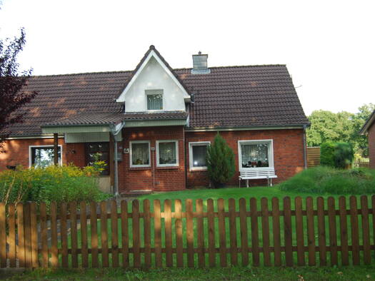 Einfamilienhaus zum Kauf 269.000 € 4 Zimmer 120 m² 960 m² Grundstück frei ab sofort Schwarzeneck Hartenholm 24628