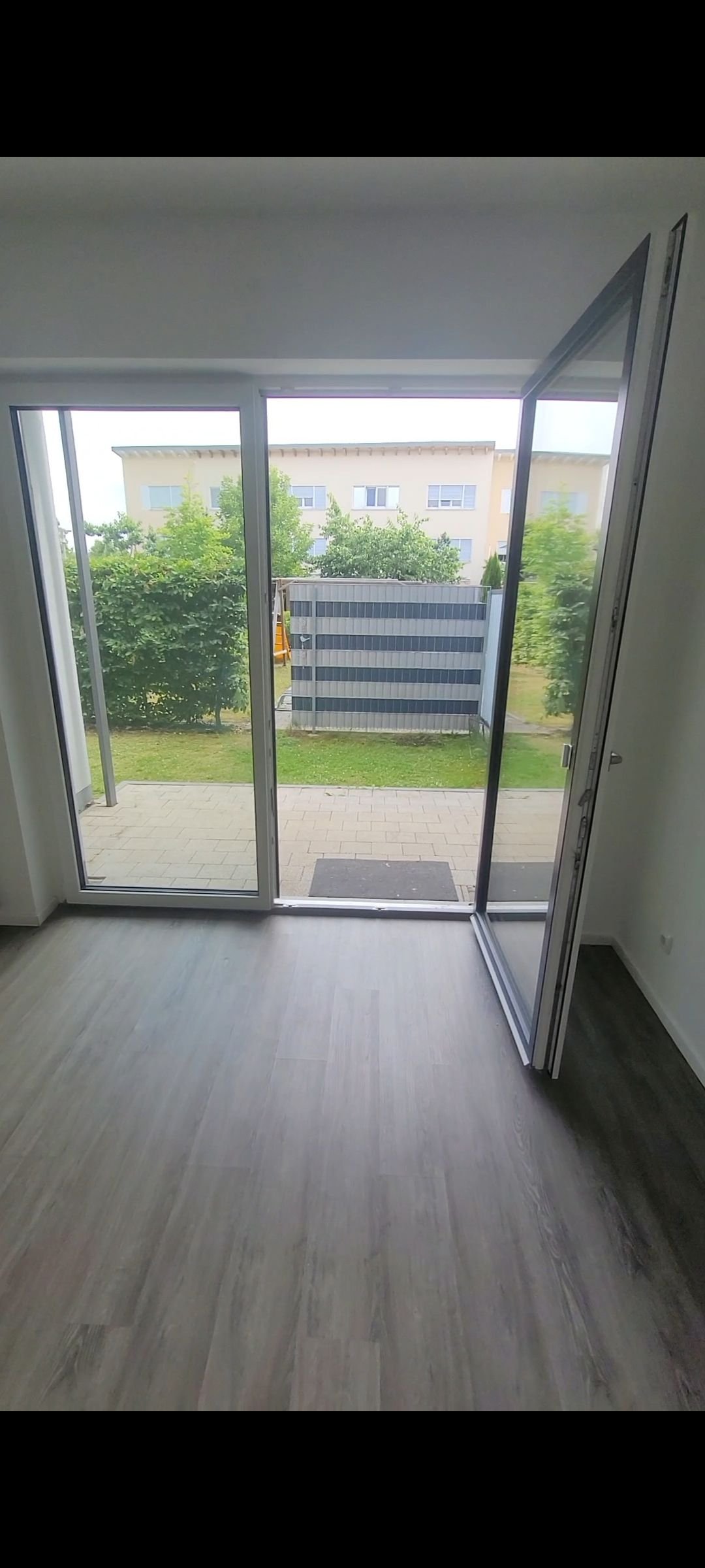 Terrassenwohnung zur Miete 950 € 3 Zimmer 74 m²<br/>Wohnfläche EG<br/>Geschoss 01.11.2024<br/>Verfügbarkeit Obertraublingerstraße 71 Burgweinting Regensburg 93055