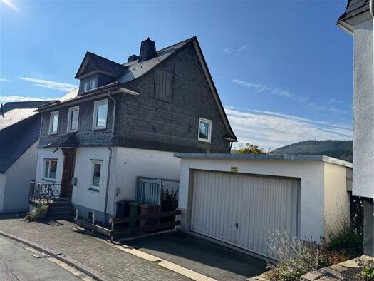 Einfamilienhaus zum Kauf 320.000 € 5 Zimmer 140 m² 530 m² Grundstück Schmallenberg Schmallenberg 57392