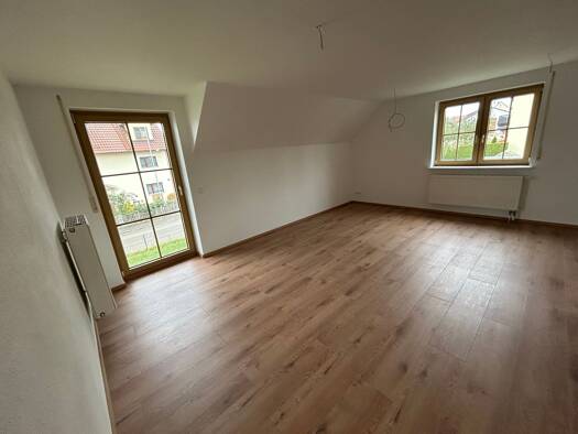 Wohnung zur Miete 950 € 3 Zimmer 104 m² Geschoss 2/3 frei ab sofort Neukirchen Thierhaupten 86672