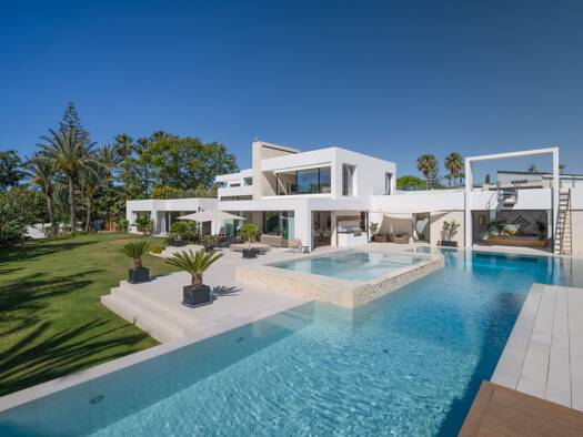 Herrenhaus zum Kauf 15.000.000 € 1.760 m² 3.905 m² Grundstück Estepona Estepona 29680