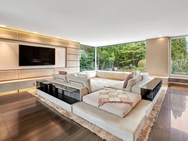 Villa zum Kauf 2.790.000 € 10 Zimmer 430 m² 758 m² Grundstück Unterpfaffenhofen Germering 82110