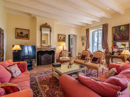 Einfamilienhaus zum Kauf 1.115 m² 200.000 m² Grundstück Centre Ville-Mejan-La Cité Arles 13200