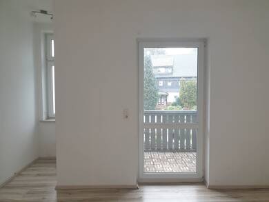 Wohnung zur Miete 660 € 4 Zimmer 110 m² 1. Geschoss frei ab sofort Lauter Lauter-Bernsbach 08315