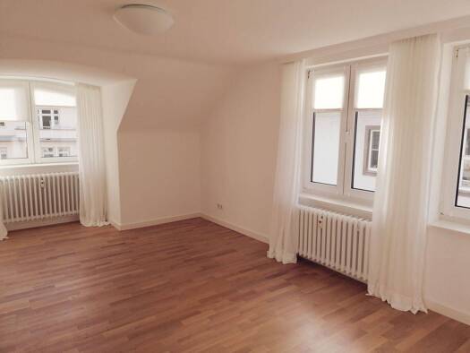 Studio zur Miete 800 € 3 Zimmer 81 m² Geschoss -4/4 frei ab 01.10.2026 Mitte Mitte 34117