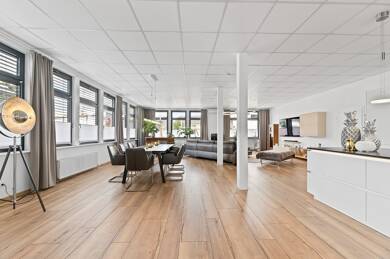 Mehrfamilienhaus zum Kauf 1.200.000 € 5,5 Zimmer 277,8 m² 1.490 m² Grundstück Wendlingen Wendlingen 73240